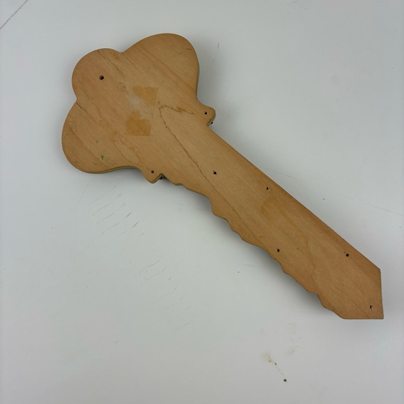 Vintage wooden key shaped wall plaque-fawn deer/key keeper - Picture 6 of 8